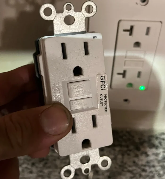 df-enterprise-nc-gfi-protected-outlet-white